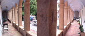 Le cloître du Monastère de Ségriès